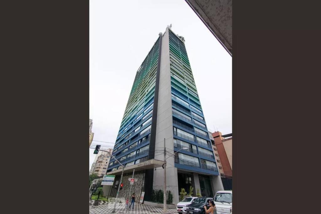 Large 1 Bedroom 2 Balconies and a work space