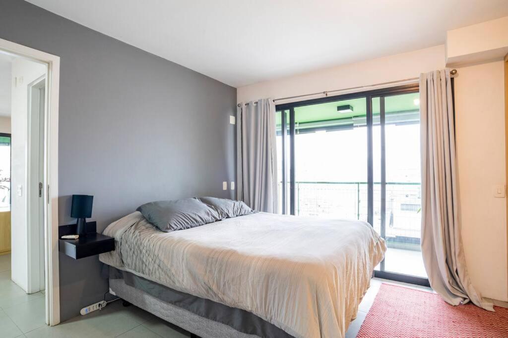 Large 1 Bedroom 2 Balconies and a work space