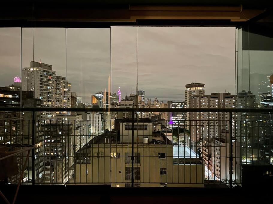 Large 1 Bedroom 2 Balconies and a work space
