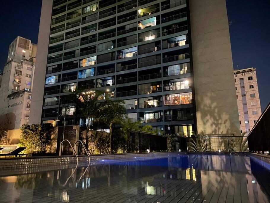 Large 1 Bedroom 2 Balconies and a work space