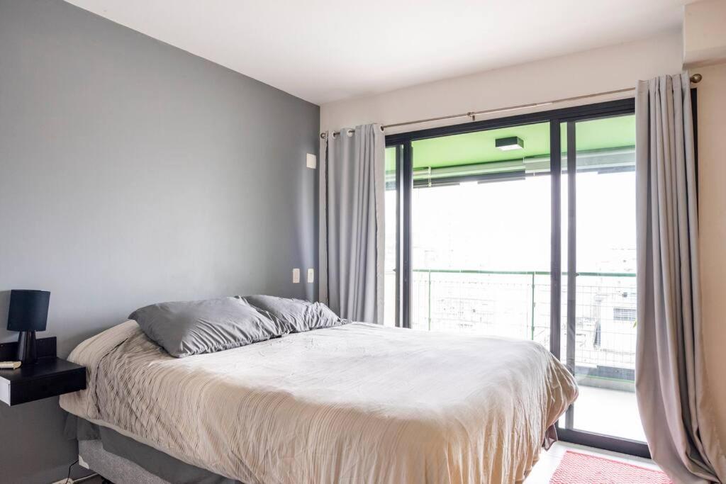 Large 1 Bedroom 2 Balconies and a work space