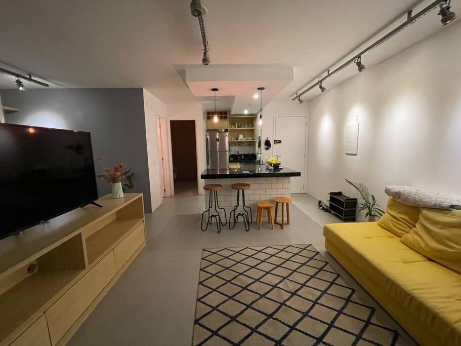 Large 1 Bedroom 2 Balconies and a work space