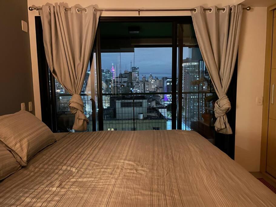 Large 1 Bedroom 2 Balconies and a work space