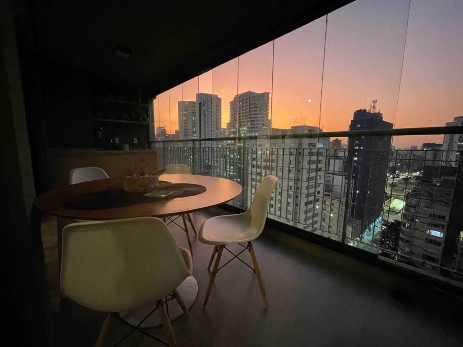 Large 1 Bedroom 2 Balconies and a work space