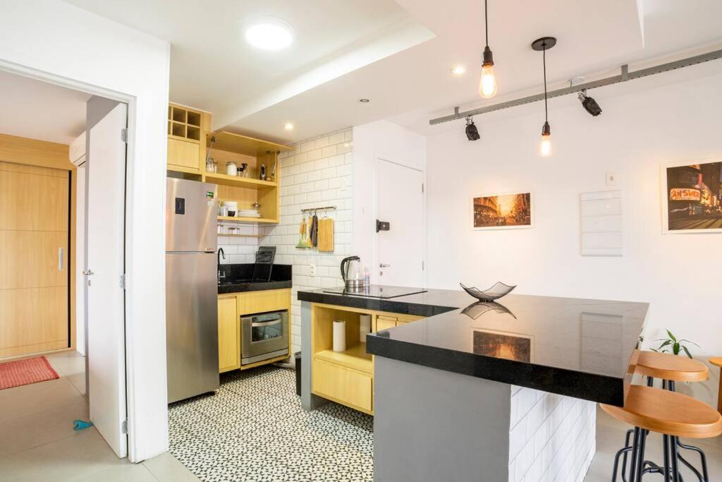 Large 1 Bedroom 2 Balconies and a work space