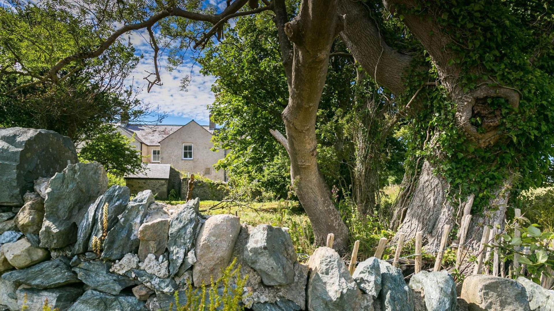 Llangwyfan Isaf