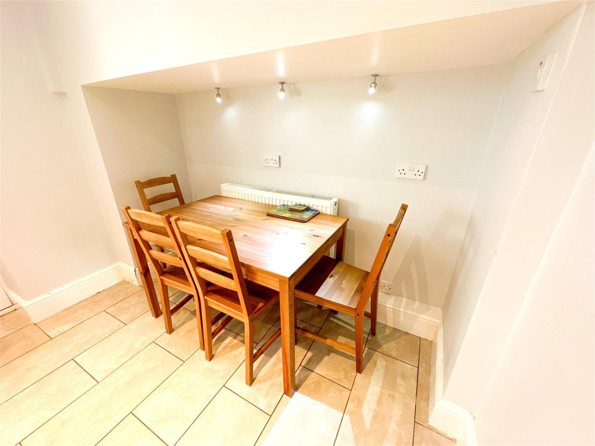 Cosy Country Escape | Fireplace & Views | Leeds & York