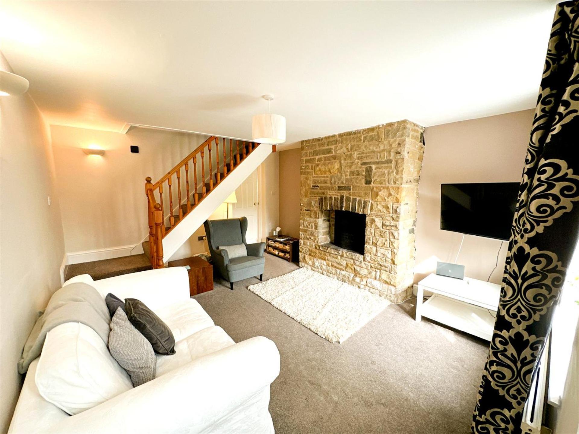 Cosy Country Escape | Fireplace & Views | Leeds & York