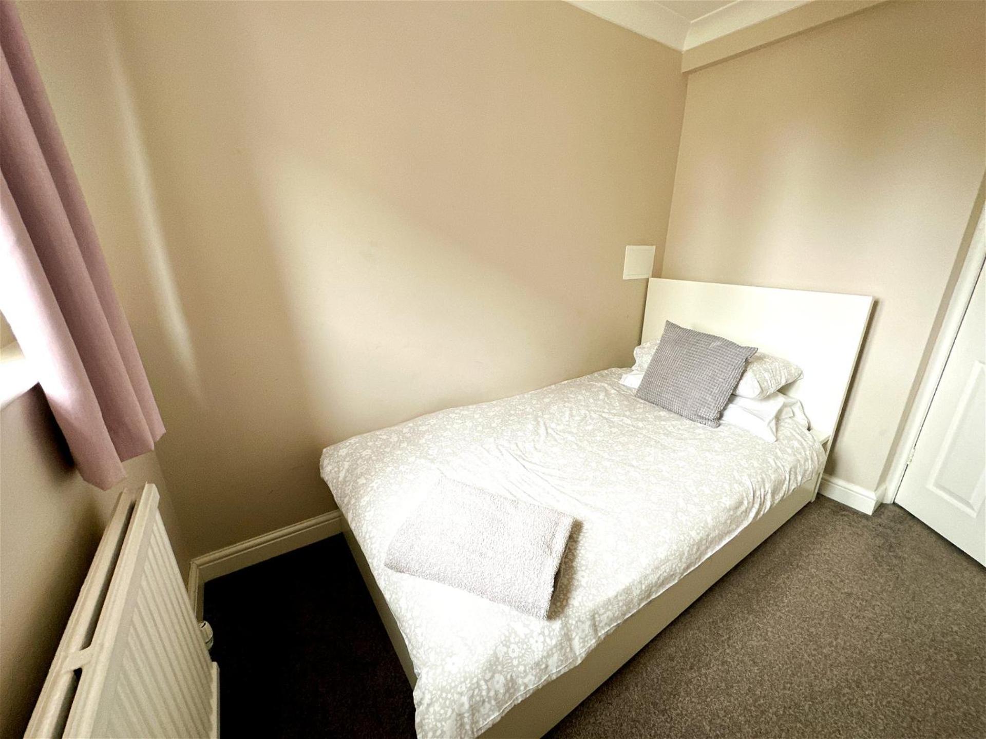 Cosy Country Escape | Fireplace & Views | Leeds & York