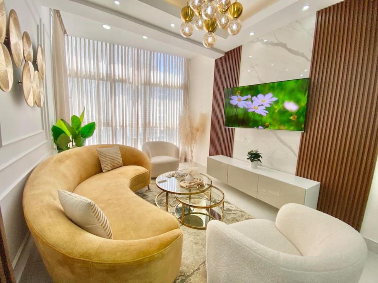 Elegant City Center Condo