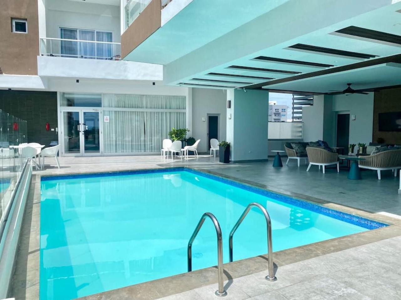 Elegant City Center Condo