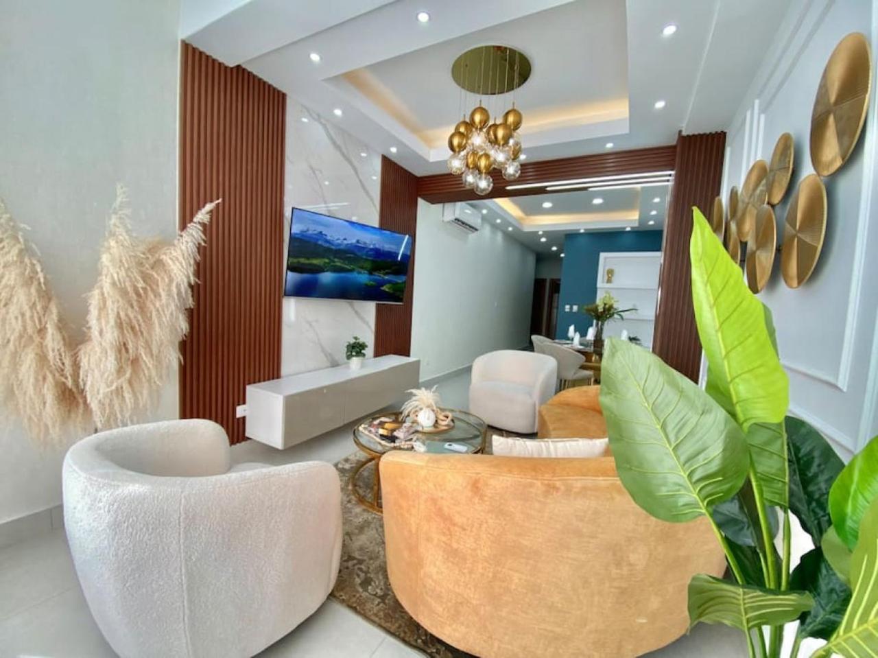 Elegant City Center Condo