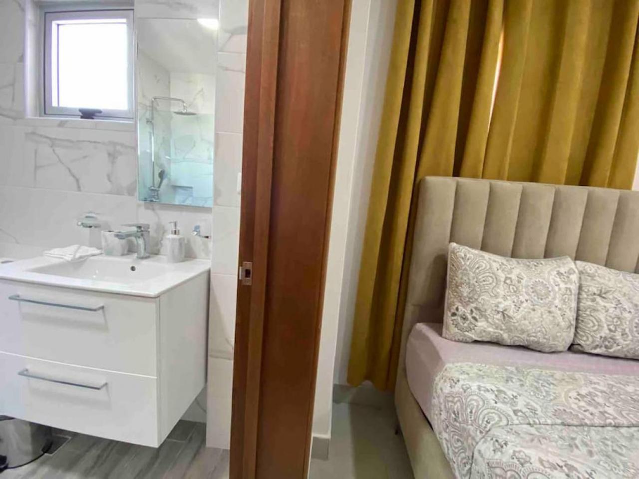 Elegant City Center Condo