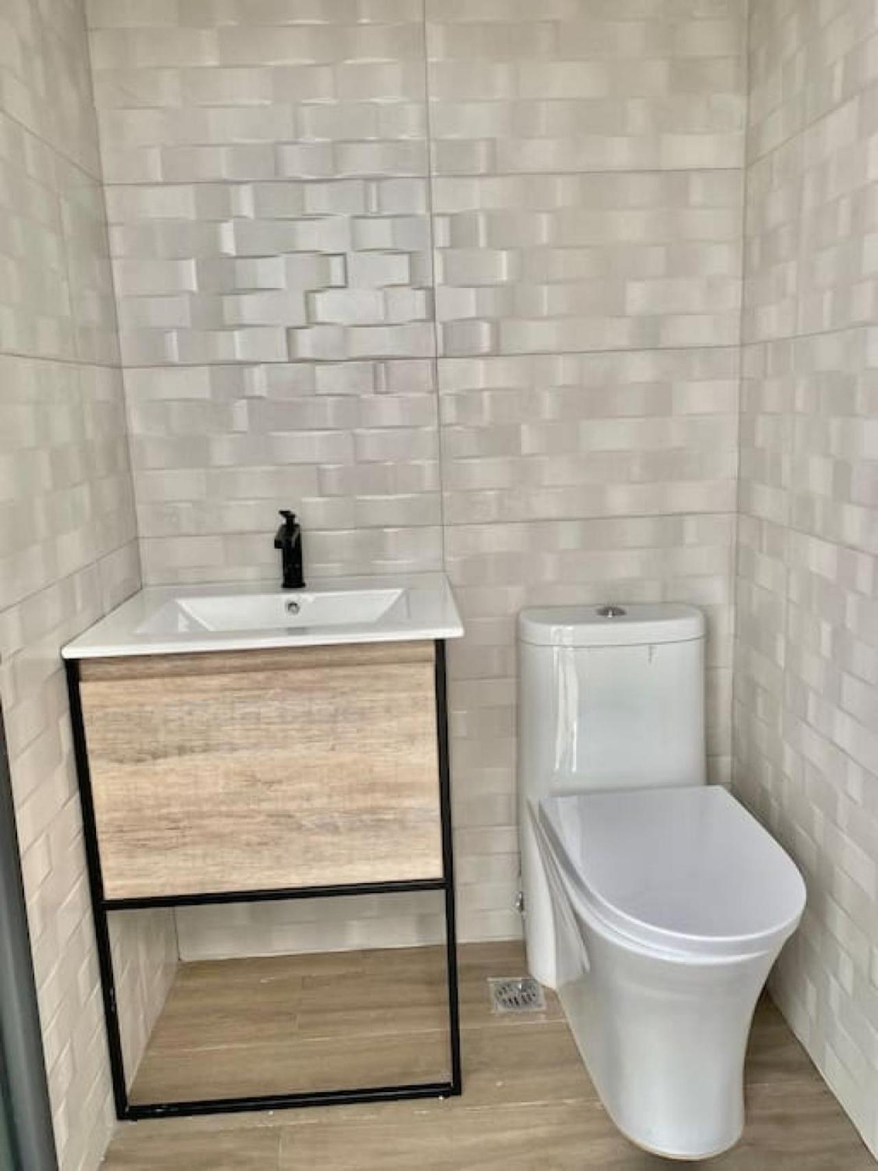 Lovely City Center Condo