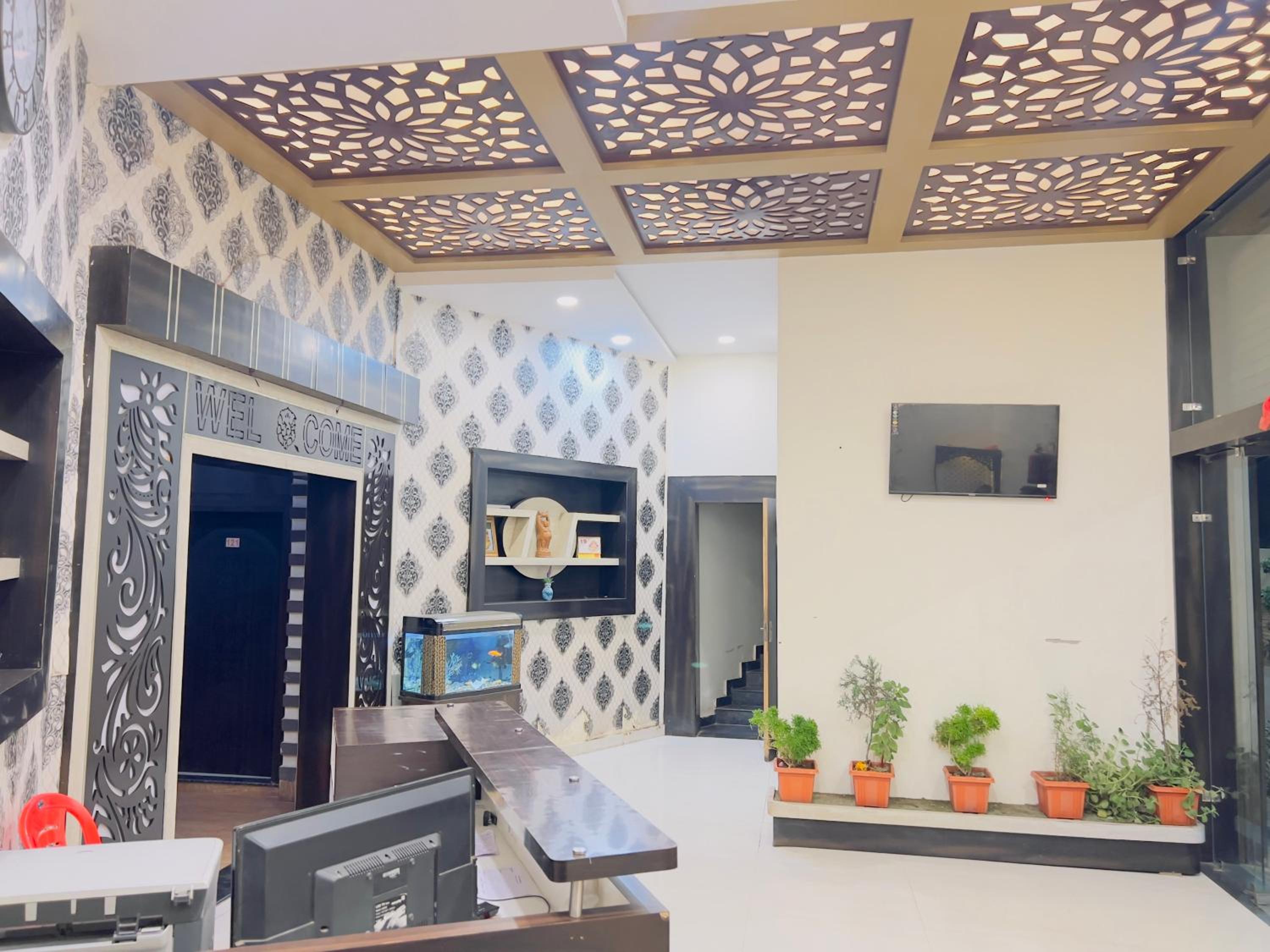 HOTEL ALOK Residency