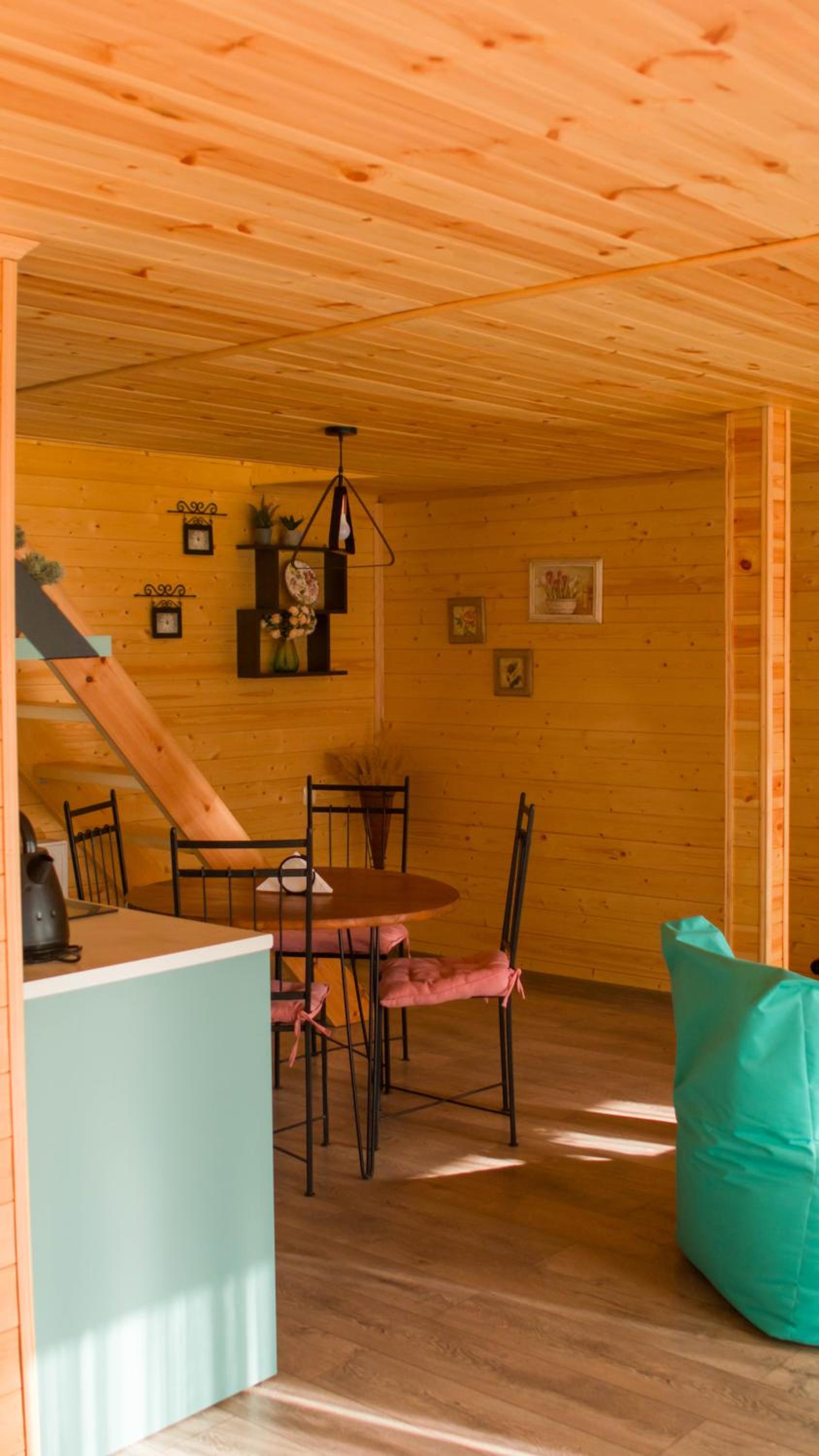 Cliffside cottage Kazbegi