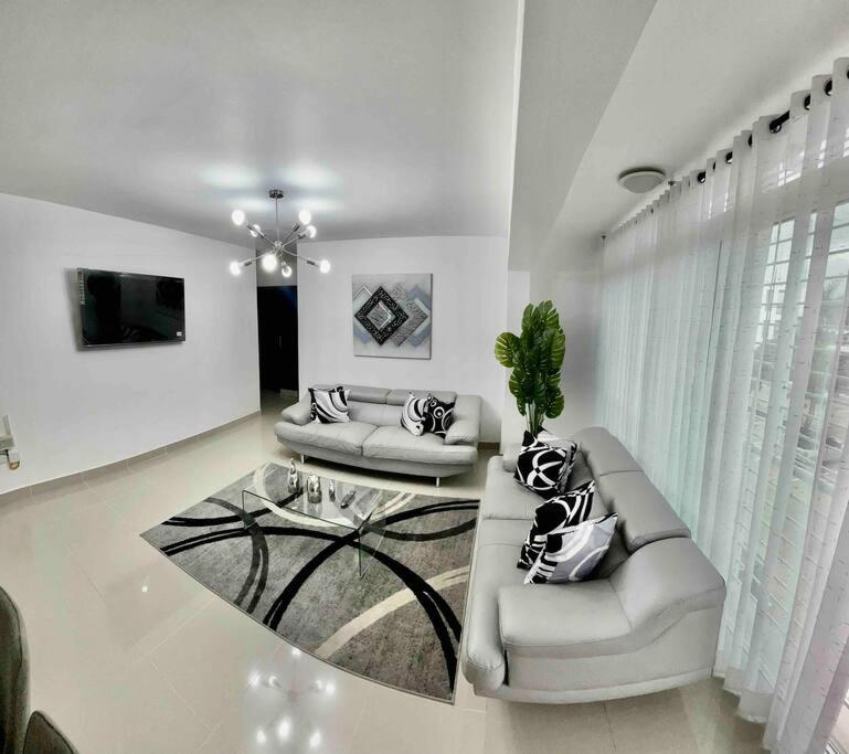 Hermoso conjunto residencial con piscina