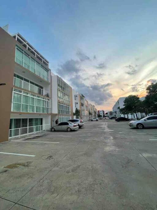 Hermoso conjunto residencial con piscina