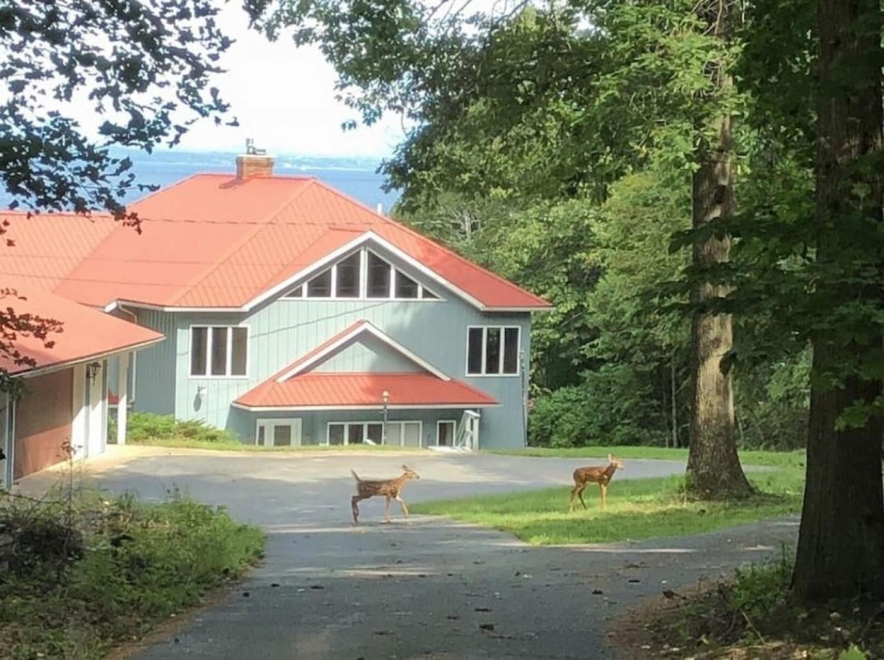 The Big-Lake Lodge at Lake Champlain