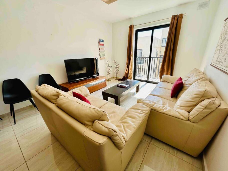 Duplex Whiskey Home 200m away from the Sea and the Square photo 1