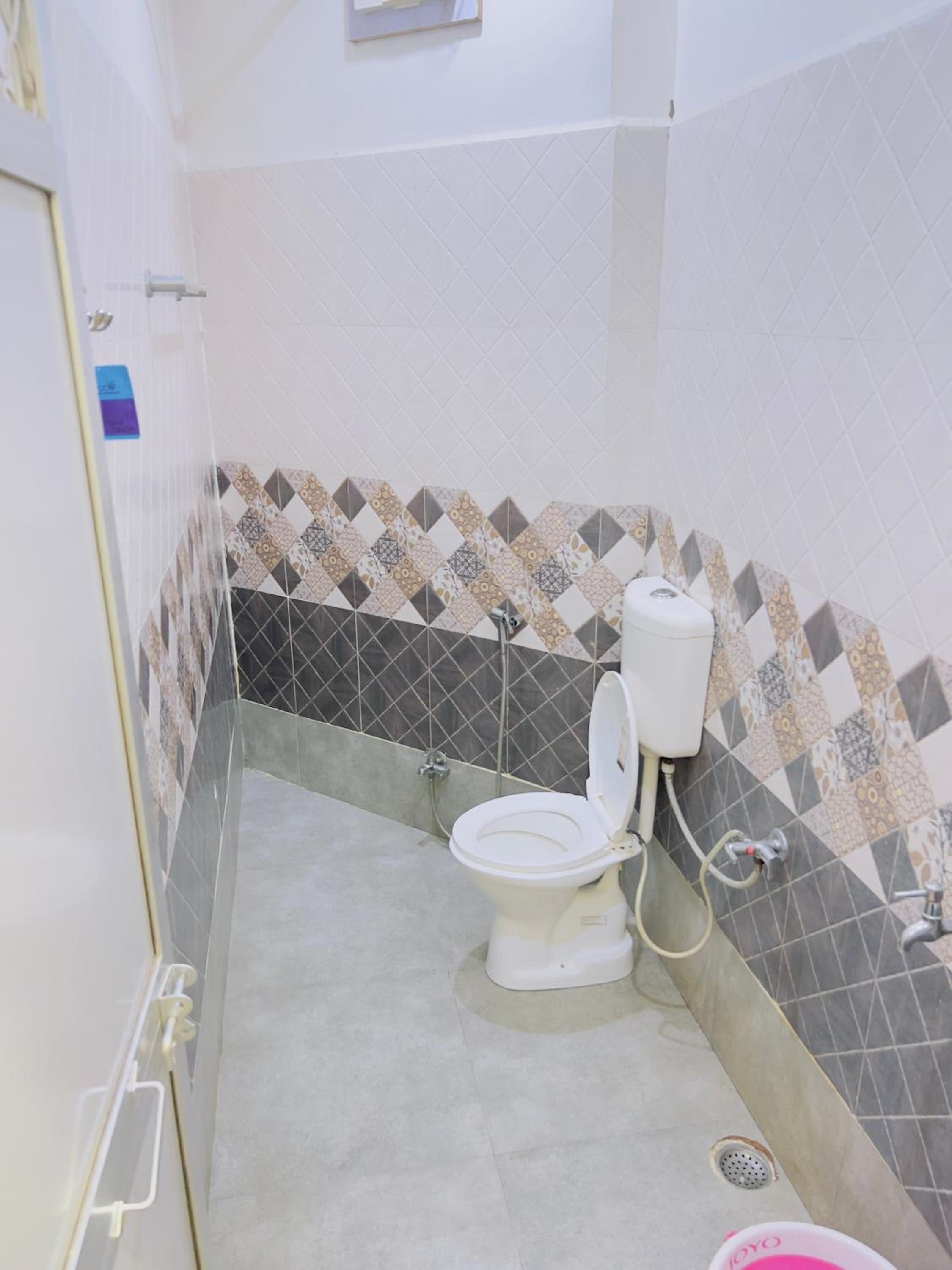 HOTEL ALOK Residency