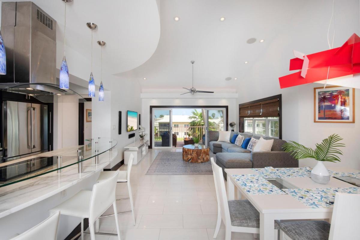 Britannia 7 Mile Beach Condo