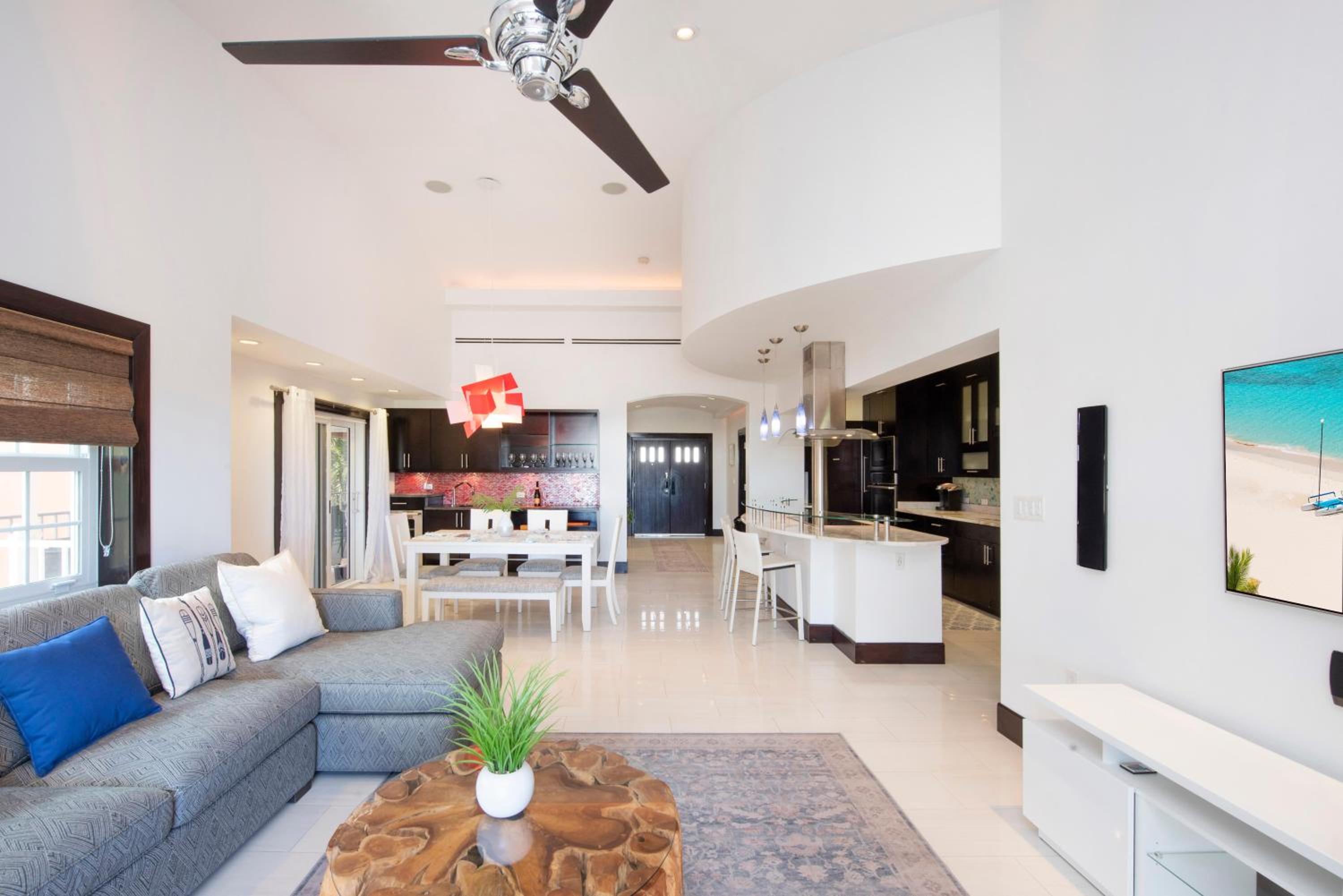 Britannia 7 Mile Beach Condo