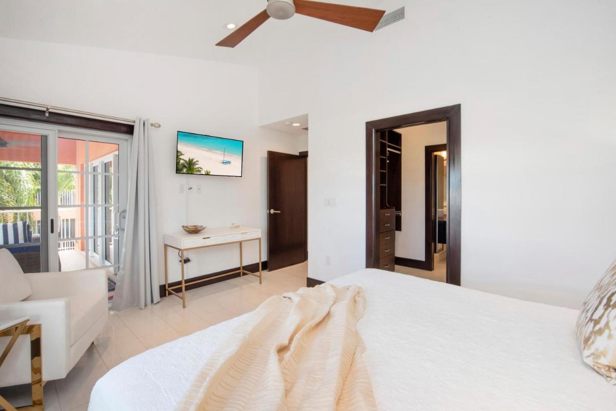 Britannia 7 Mile Beach Condo, photo 12