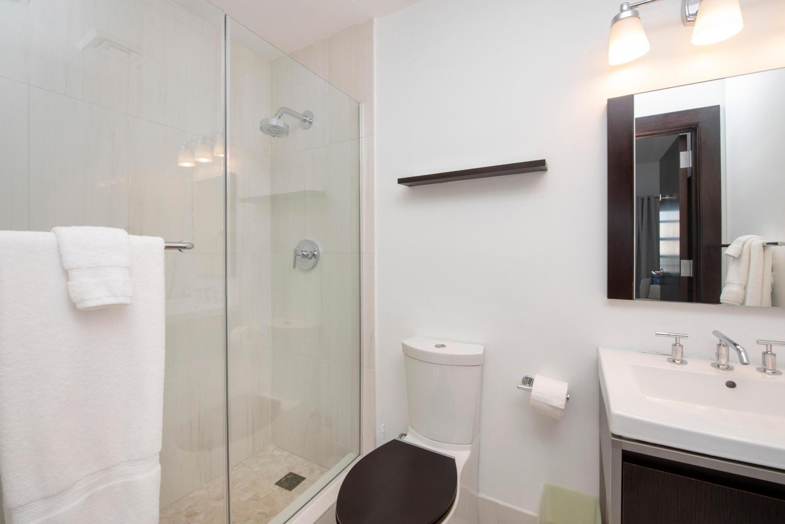 Britannia 7 Mile Beach Condo