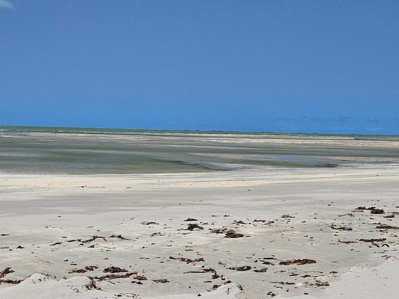 Aconchegante casa perto da praia da Enseada dos Golfinhos OBS não é Jaguaribe