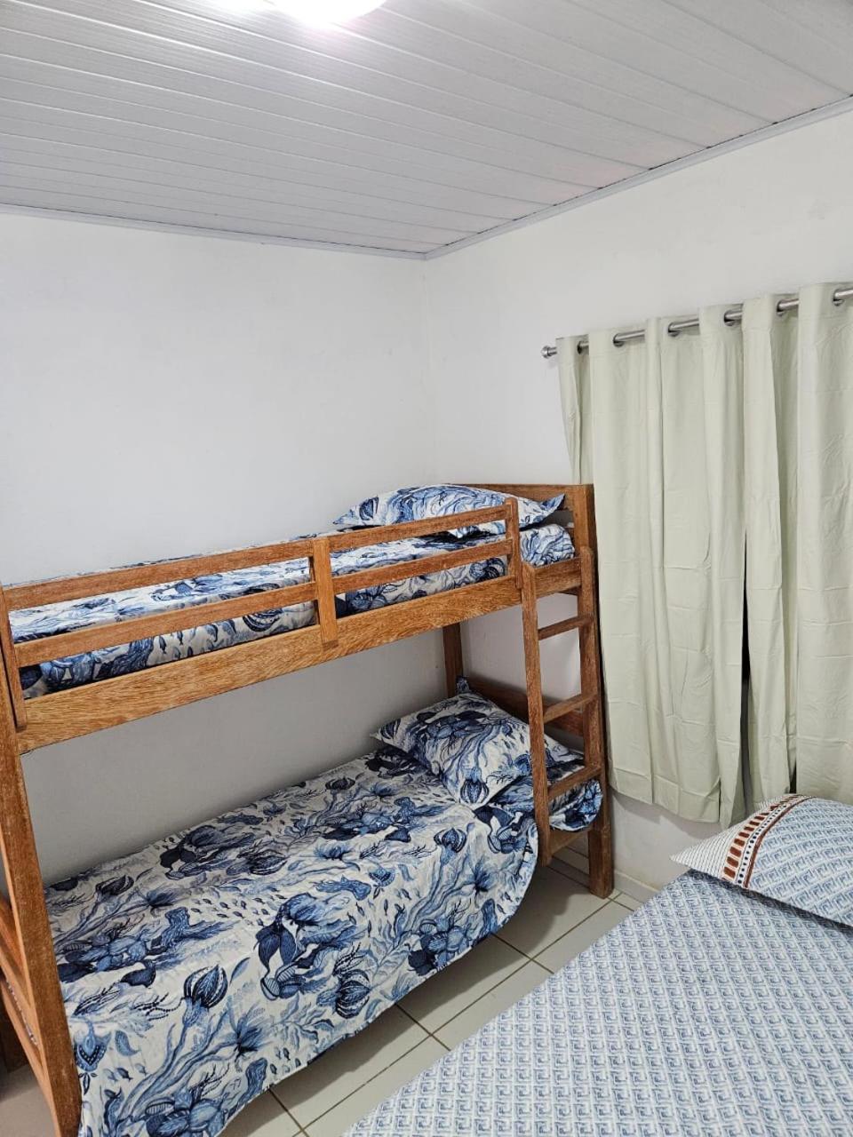 Aconchegante casa perto da praia da Enseada dos Golfinhos OBS não é Jaguaribe