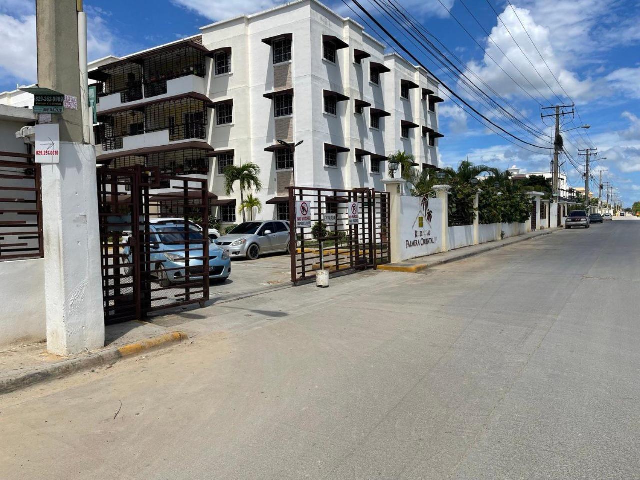 Apartamento Amplio en Residencial de 2 Habitaciones