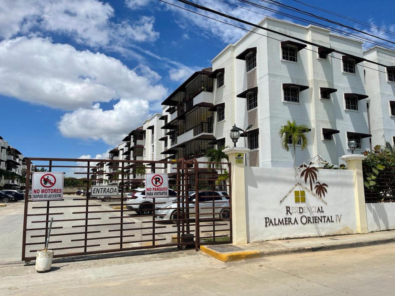 Apartamento Amplio en Residencial de 2 Habitaciones