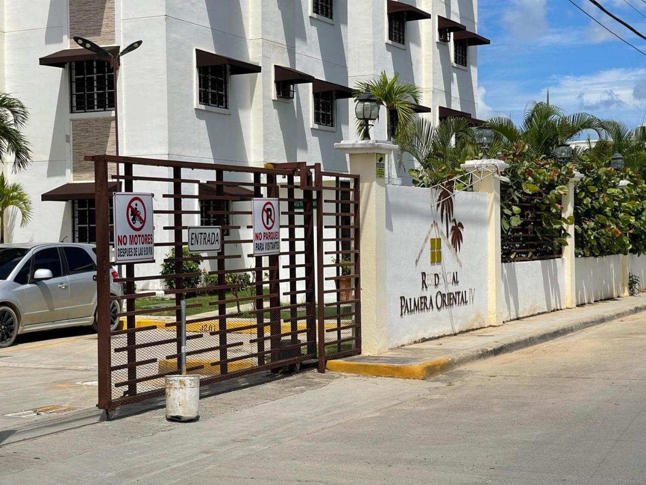 Apartamento Amplio en Residencial de 2 Habitaciones