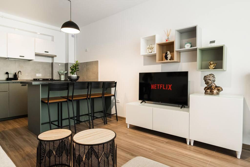 ApartBnb Twins 14B view 4