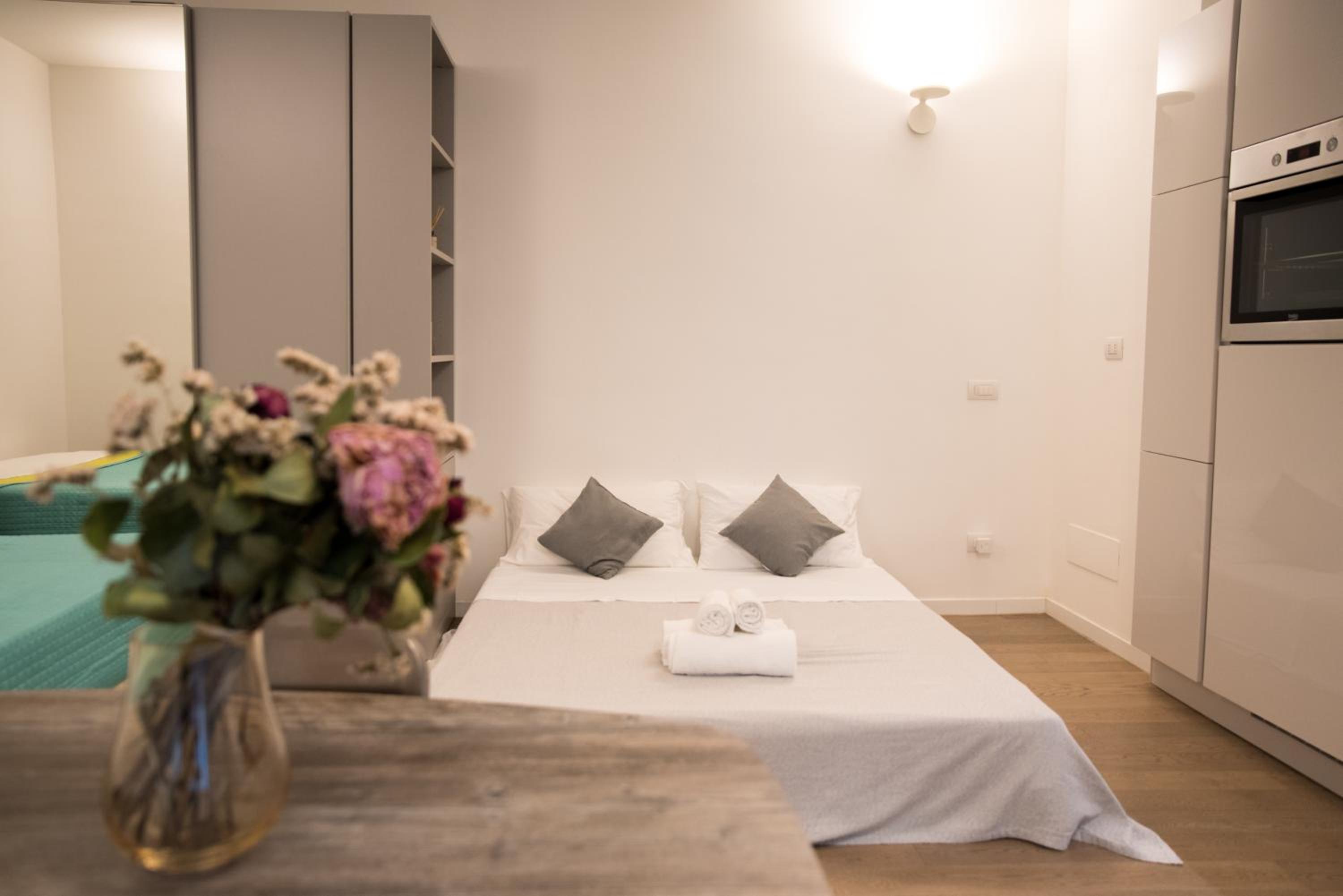 Artstay - Central Apartment Duomo, Spiga, Near Metro M1