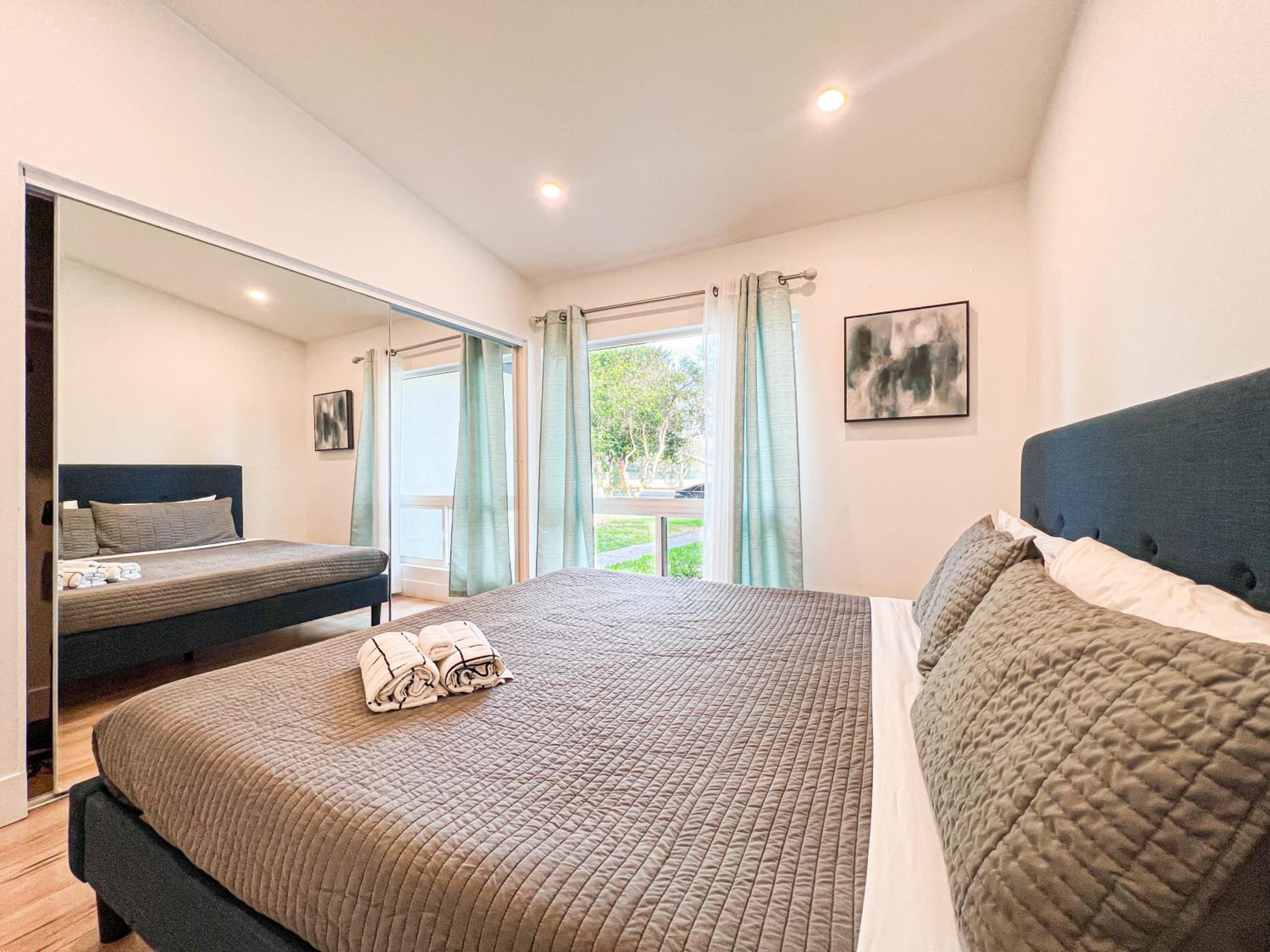 Gorgeous 4BR House with Swimming Pool - Property Image 4