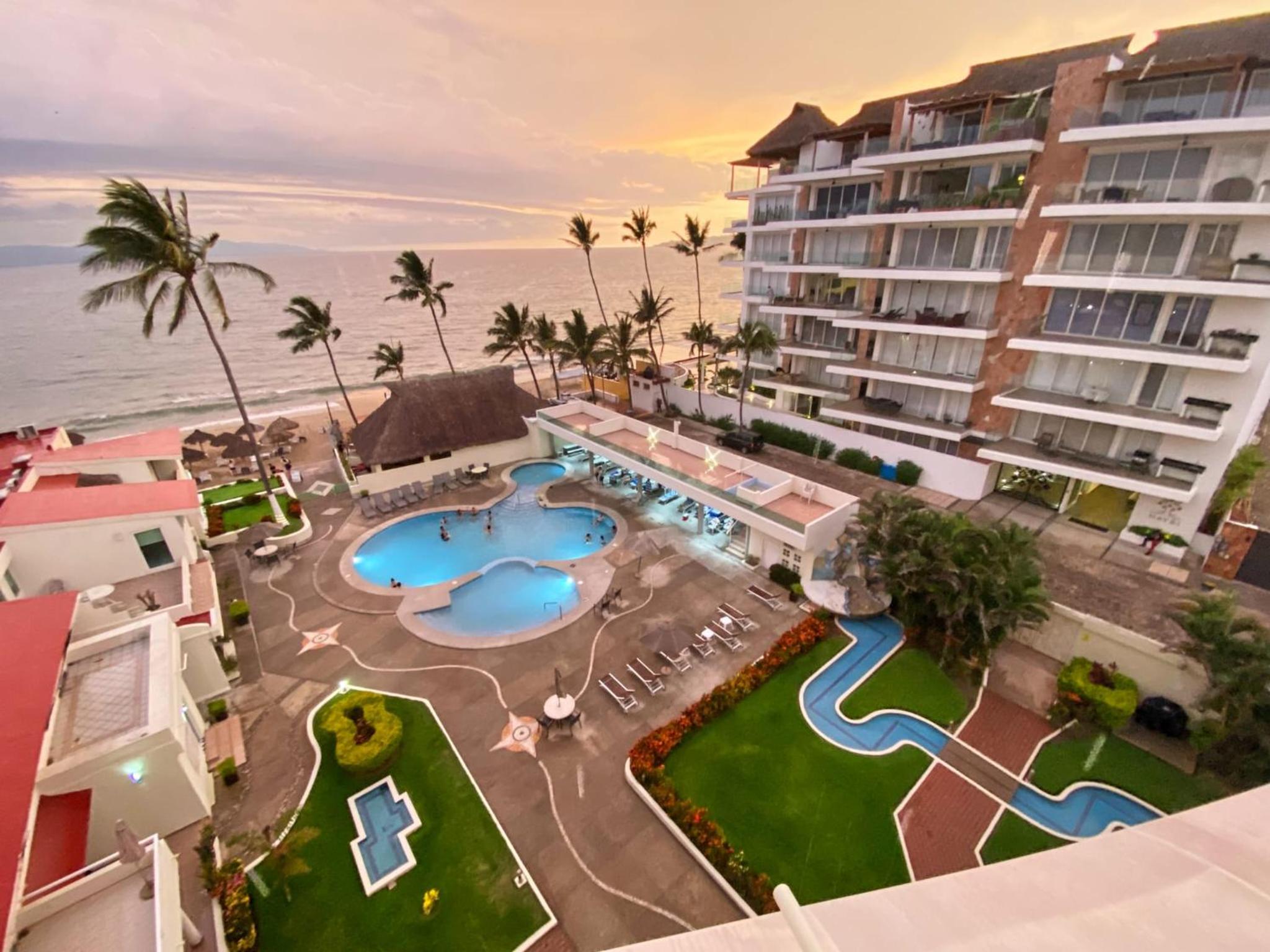 Costa Dorada - Beachfront Penthouse in Bucerias Golden Zone