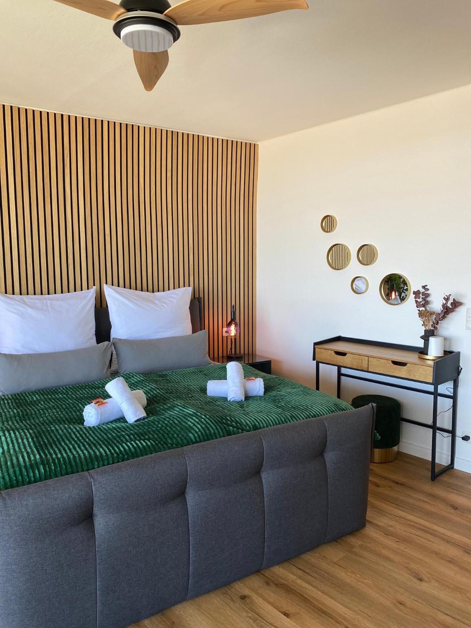 Hotel Tower I 26th floor I Boxspring I Nespresso