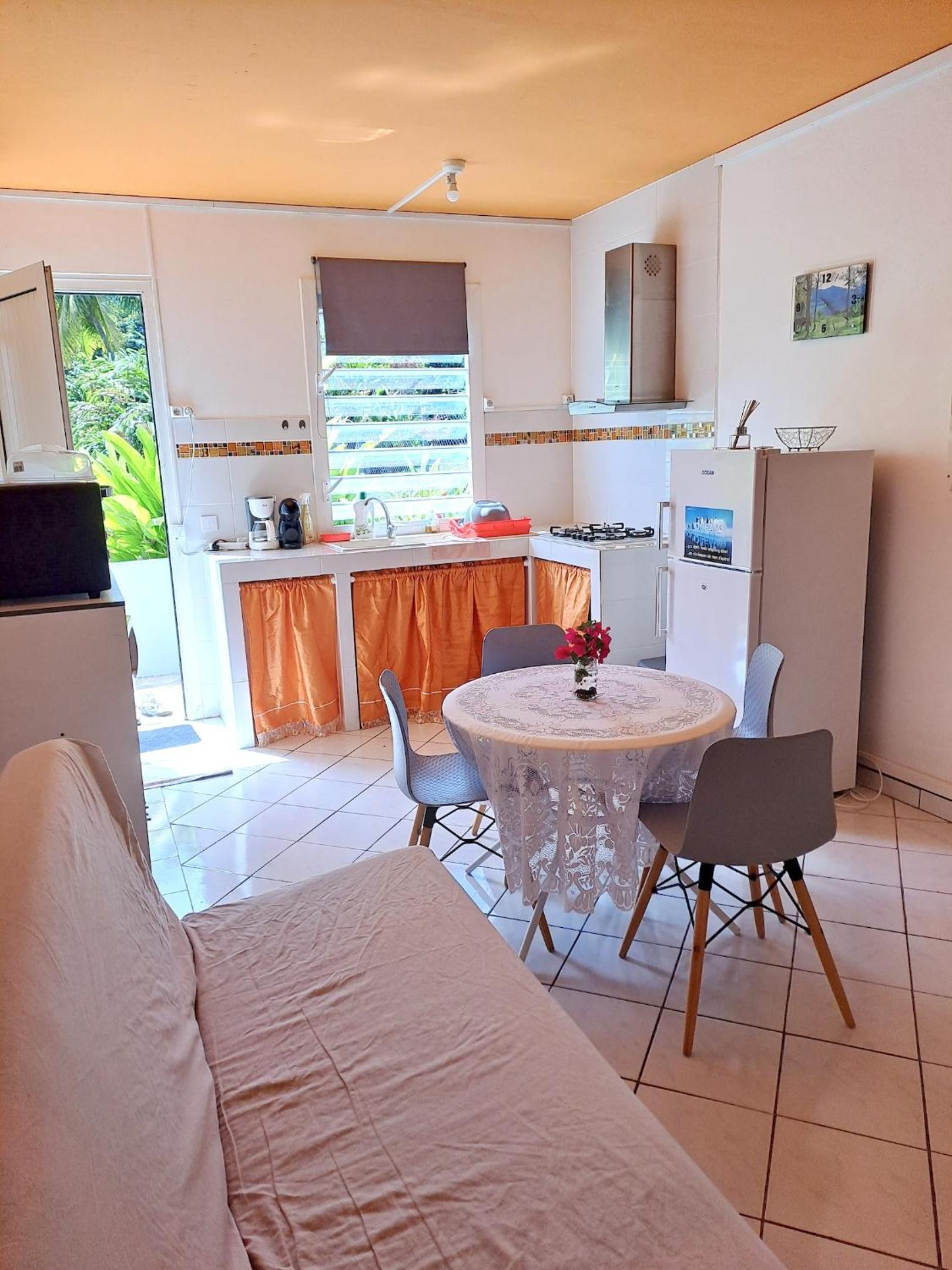 Maison de charme à Petit Bourg avec piscine partagée