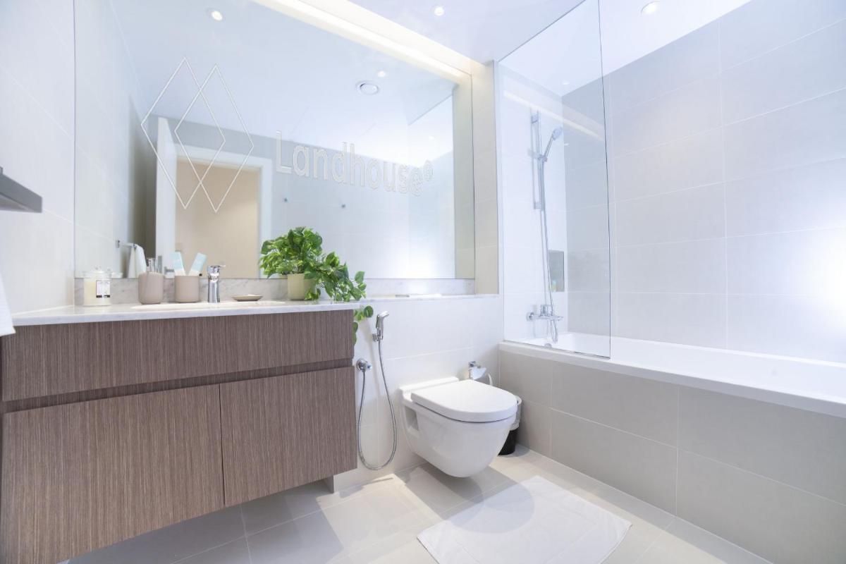 Sophisticated 2BR in La Cote, Port de La Mer