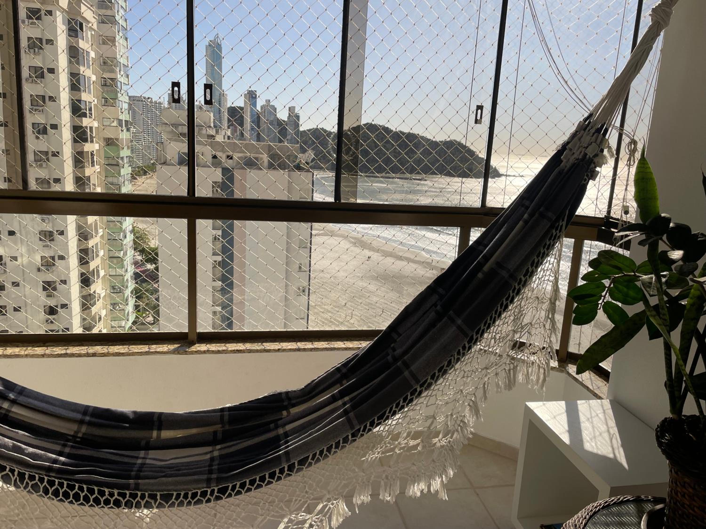 Apto Pé na Areia com Linda Vista da Roda Gigante
