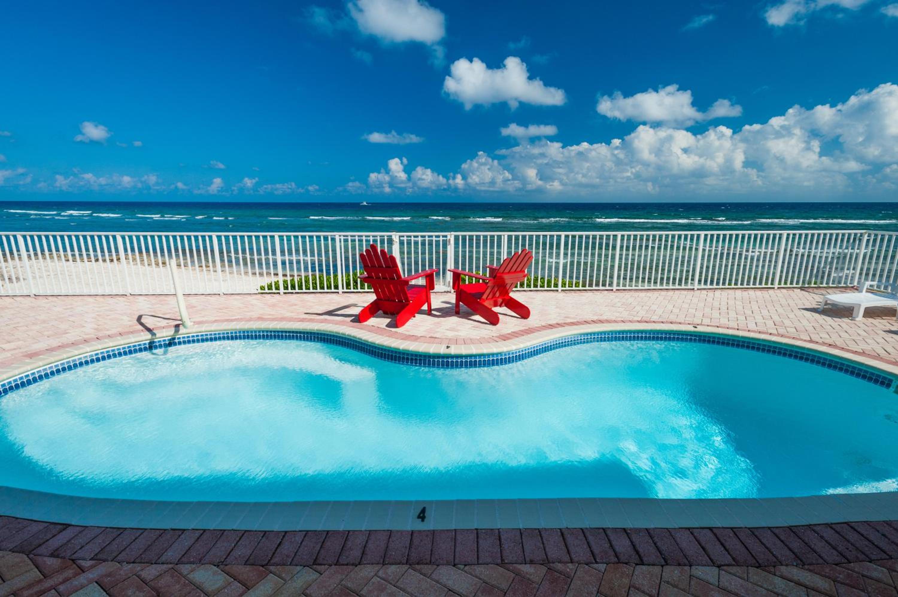 Parrot-ise 4 Bedroom Villa