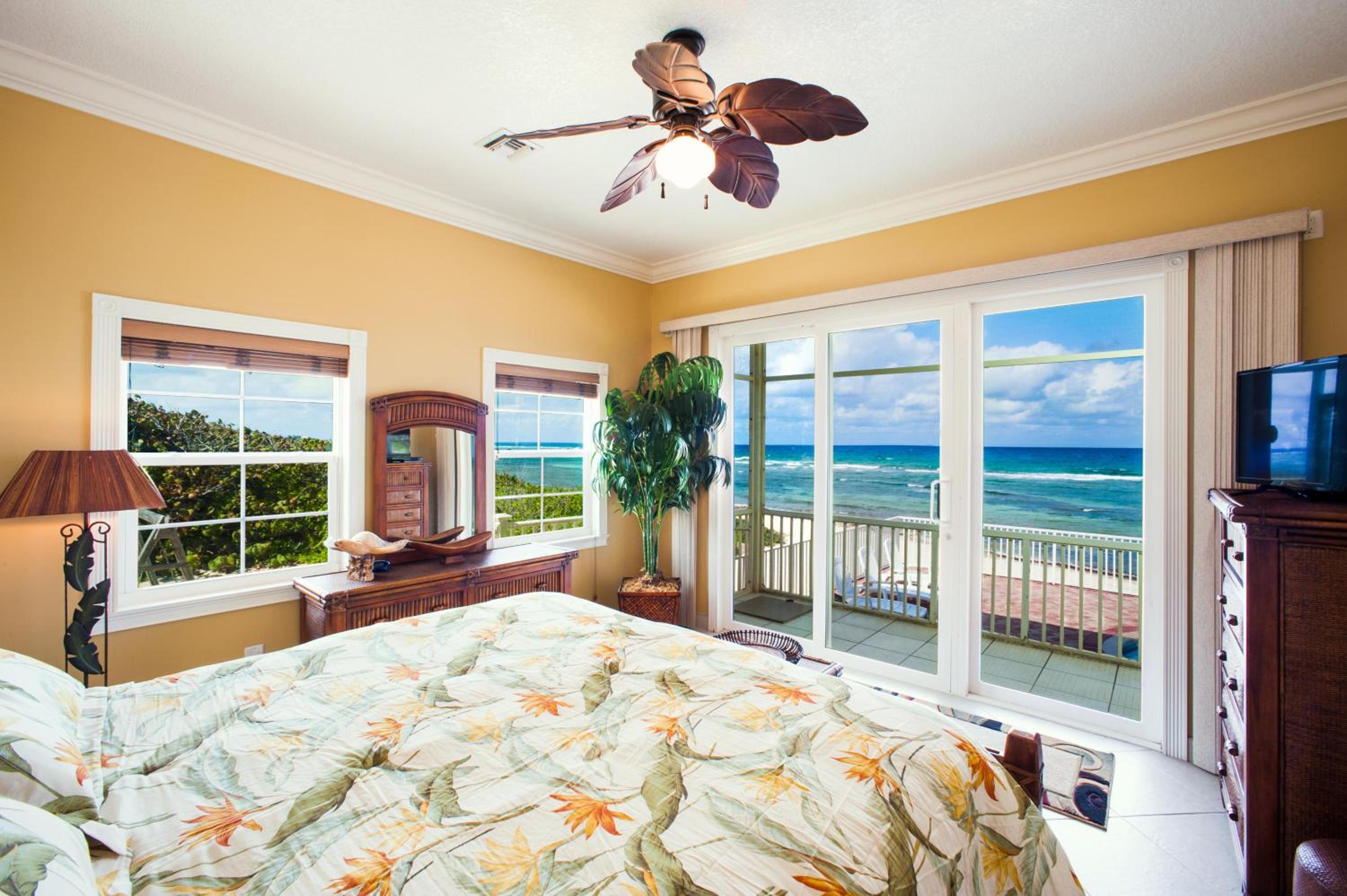 Parrot-ise 4 Bedroom Villa