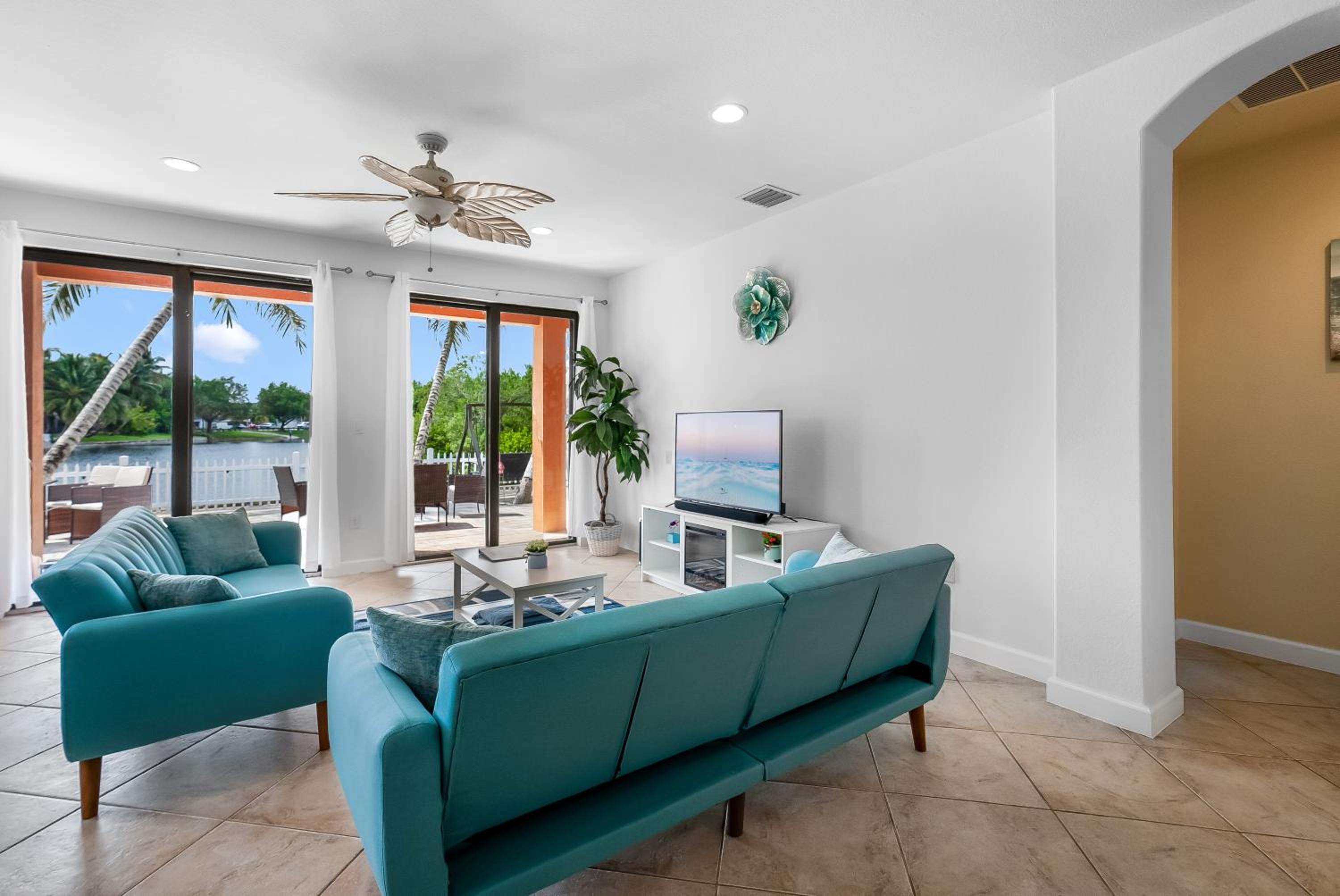Miami Villa Lake View Retreat view 4