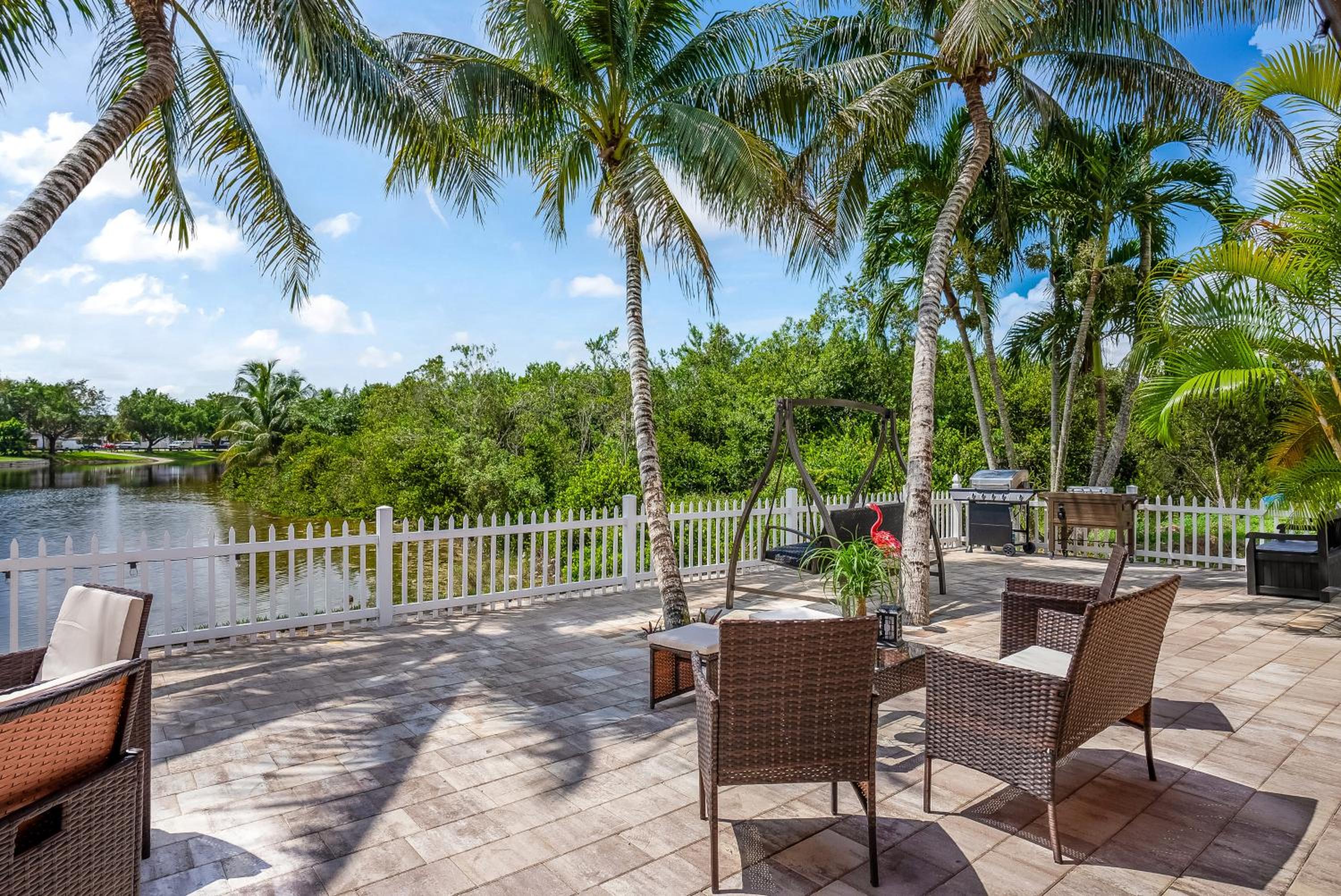 Miami Villa Lake View Retreat view 5