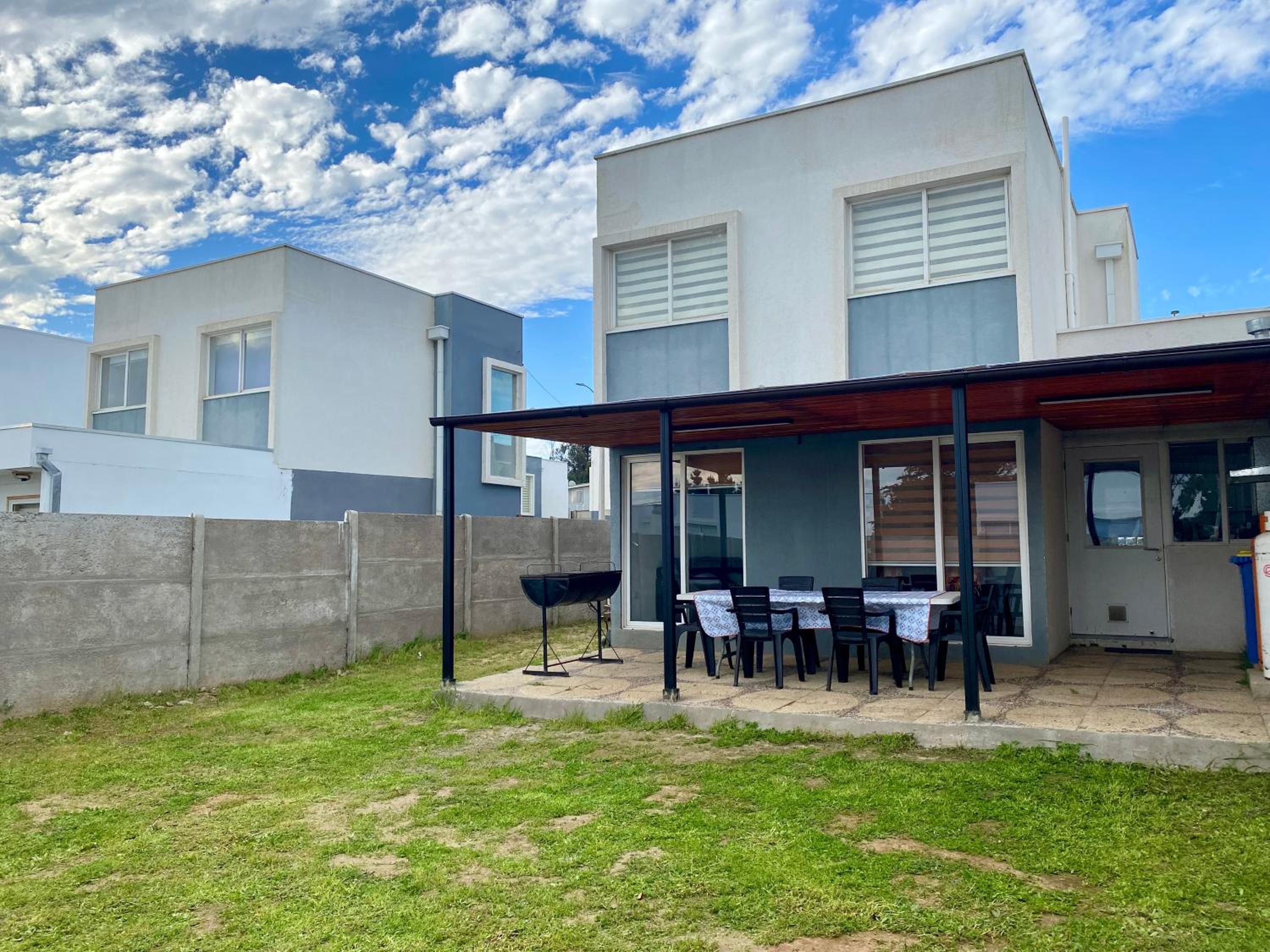 Hermosa Casa El Tabo nueva en condominio