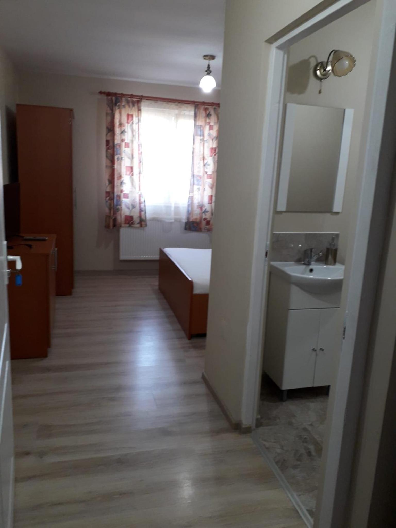 Photo 43