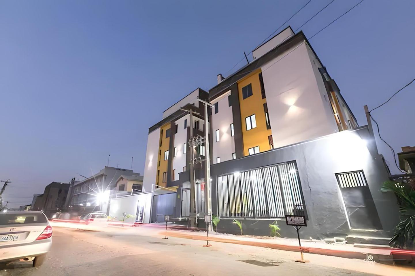 Picturesque 3-bedroom Apartment in Yaba