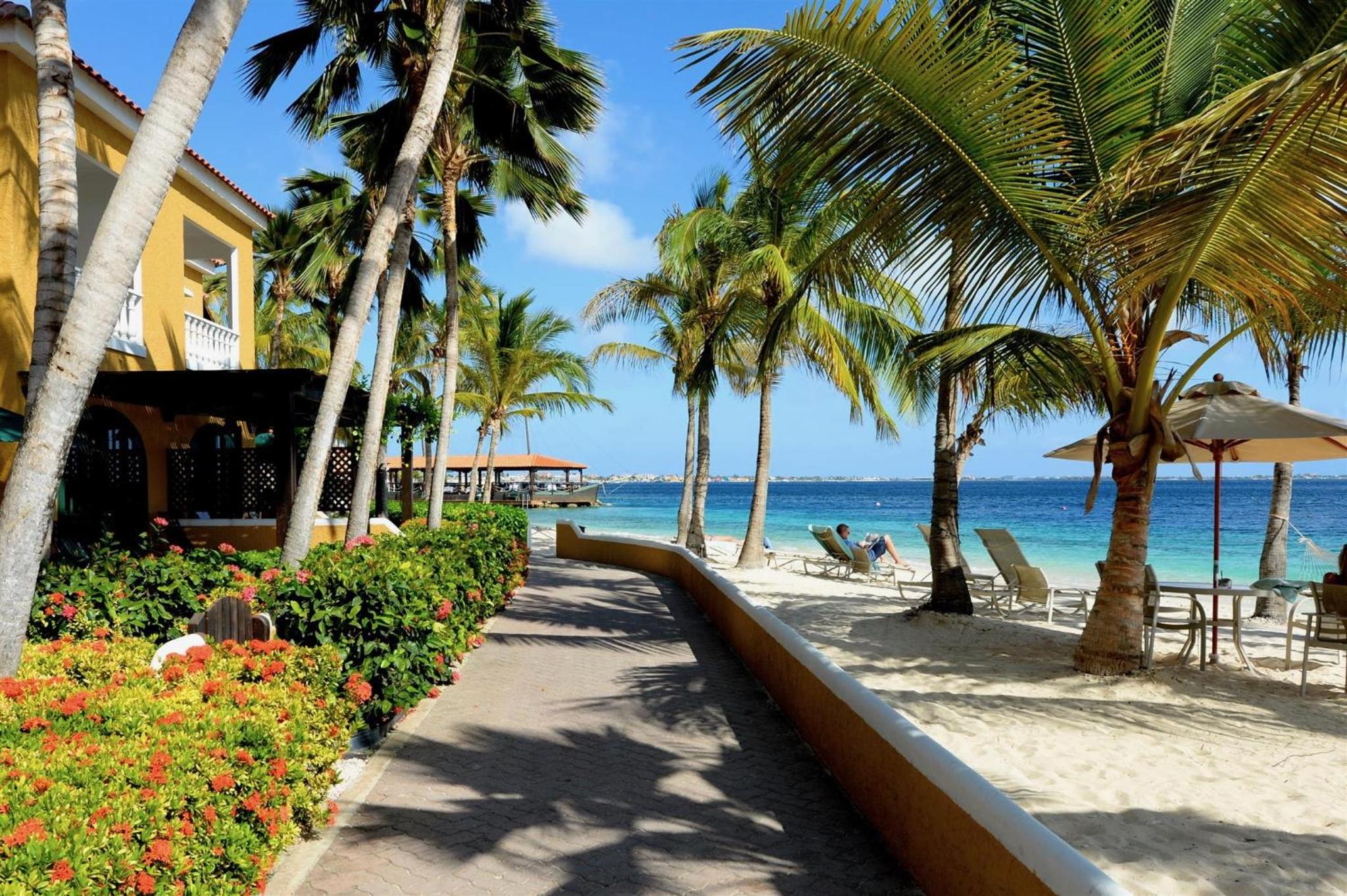 Harbour Village Beach Club